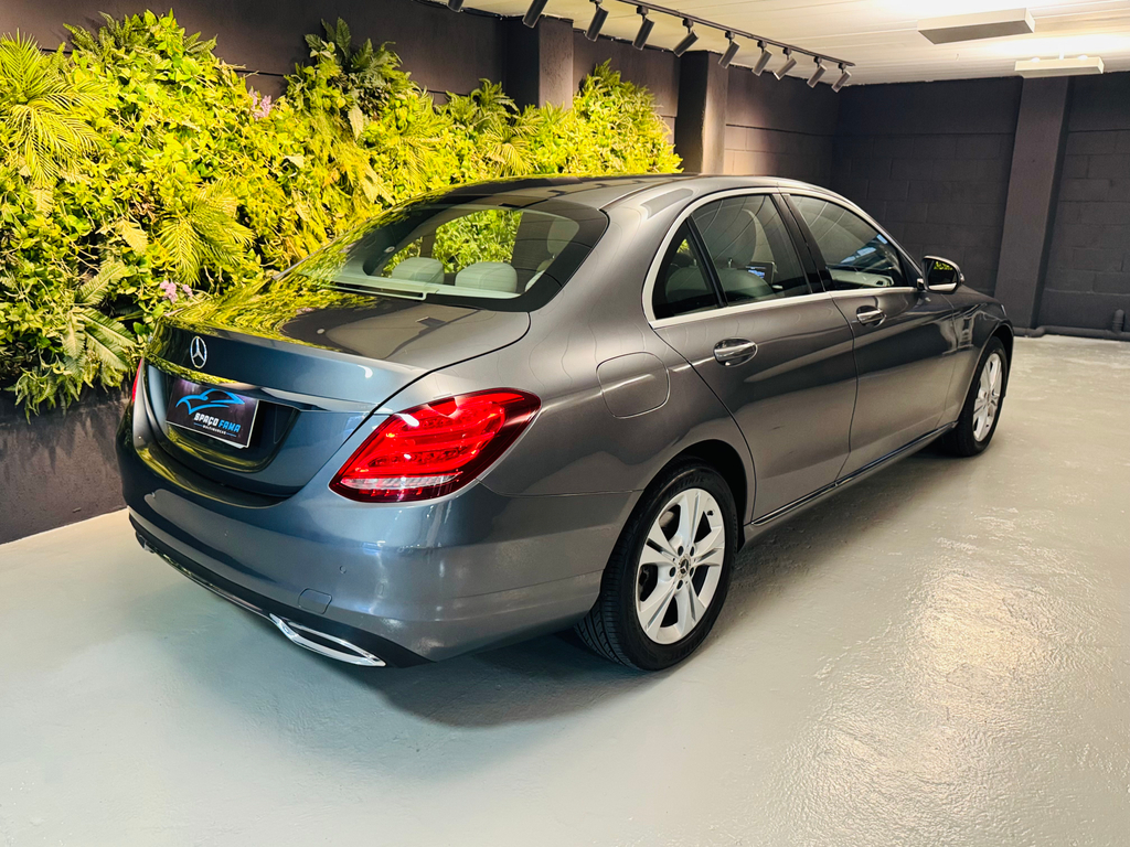 Mercedes Benz C-180 Cinza