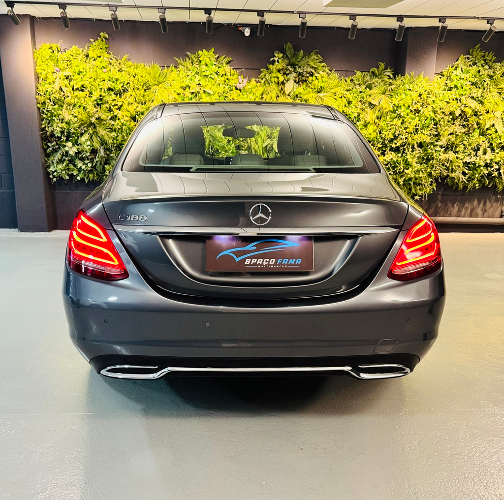Mercedes Benz C-180 Cinza