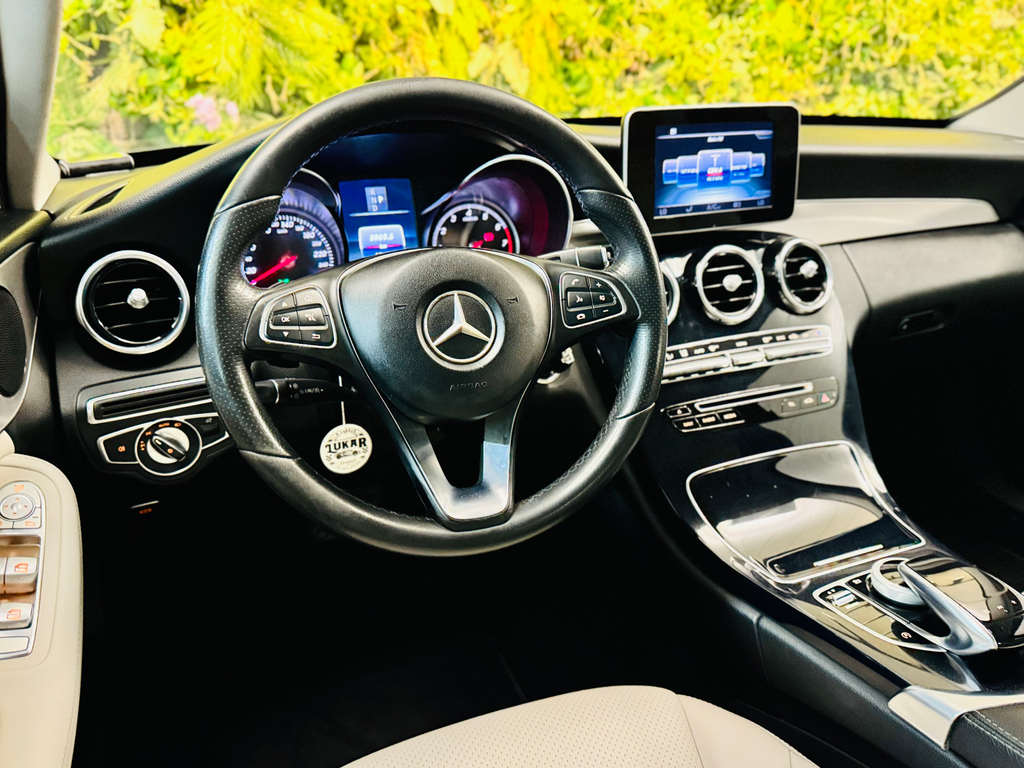 Mercedes Benz C-180 Cinza