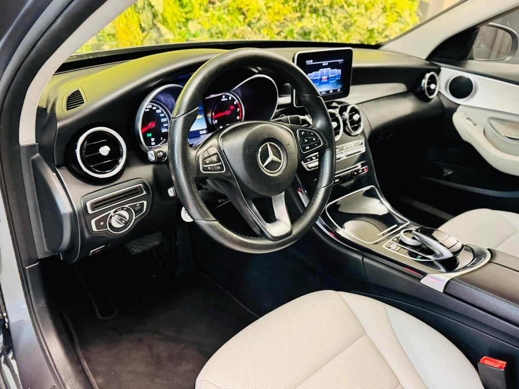 Mercedes Benz C-180 Cinza