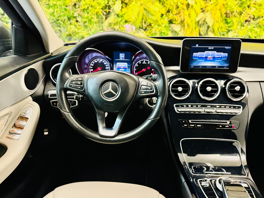 Mercedes Benz C-180 Cinza