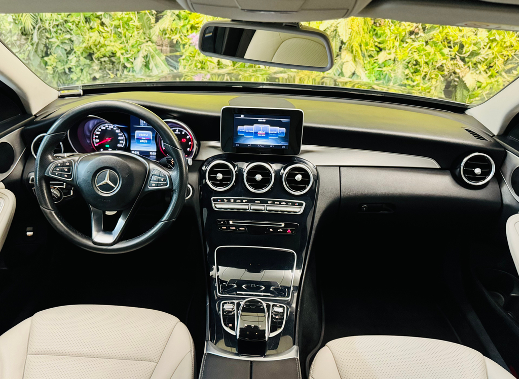 Mercedes Benz C-180 Cinza