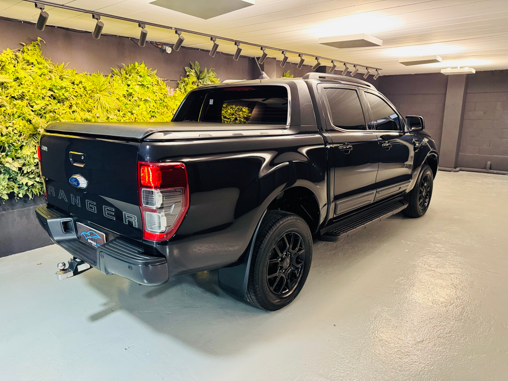 Ford Ranger (Cabine Dupla) Preto