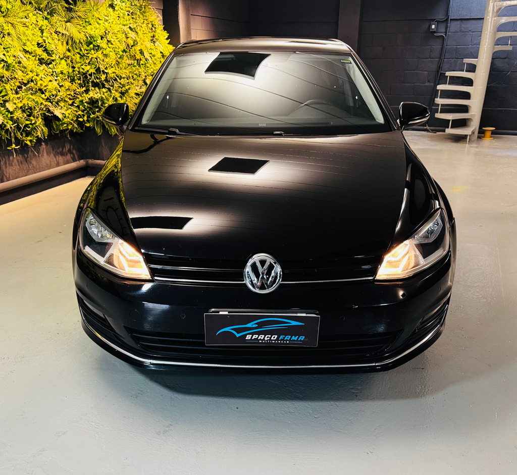 Volkswagen Golf Preto
