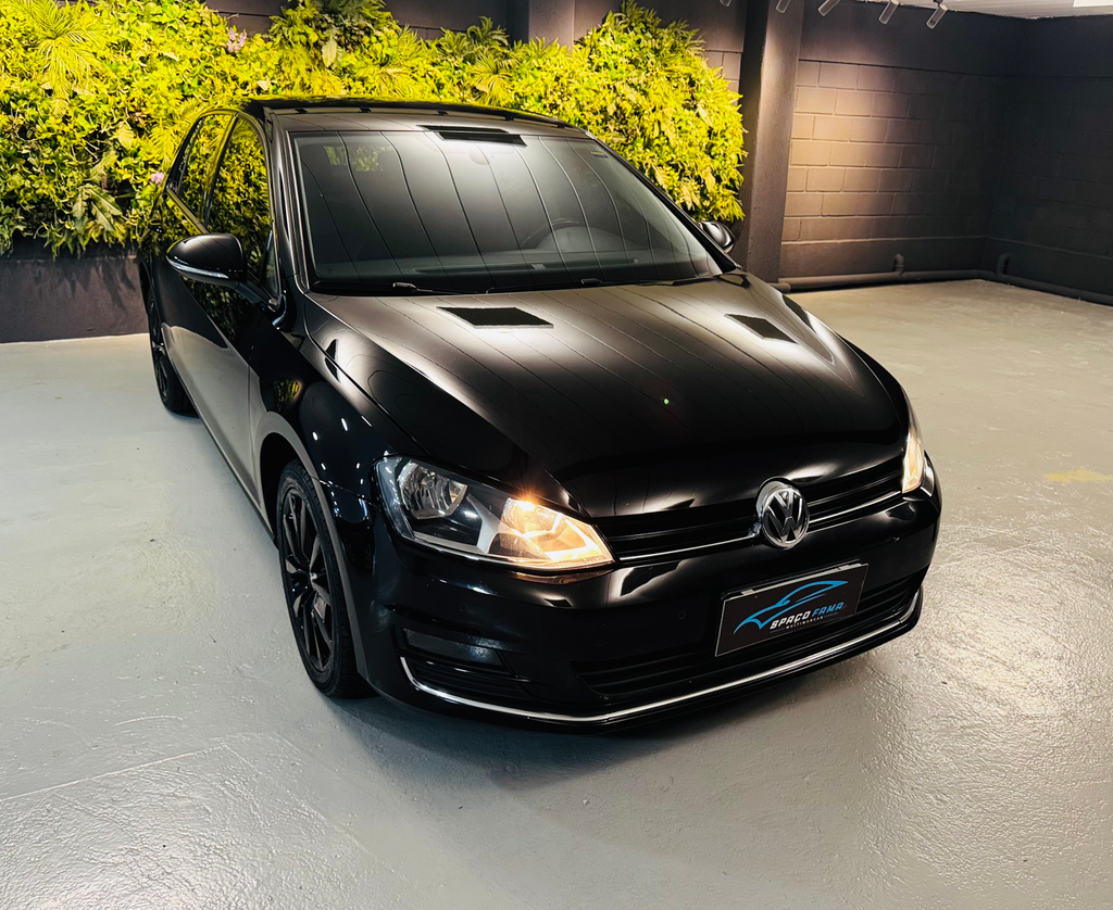 Volkswagen Golf Preto