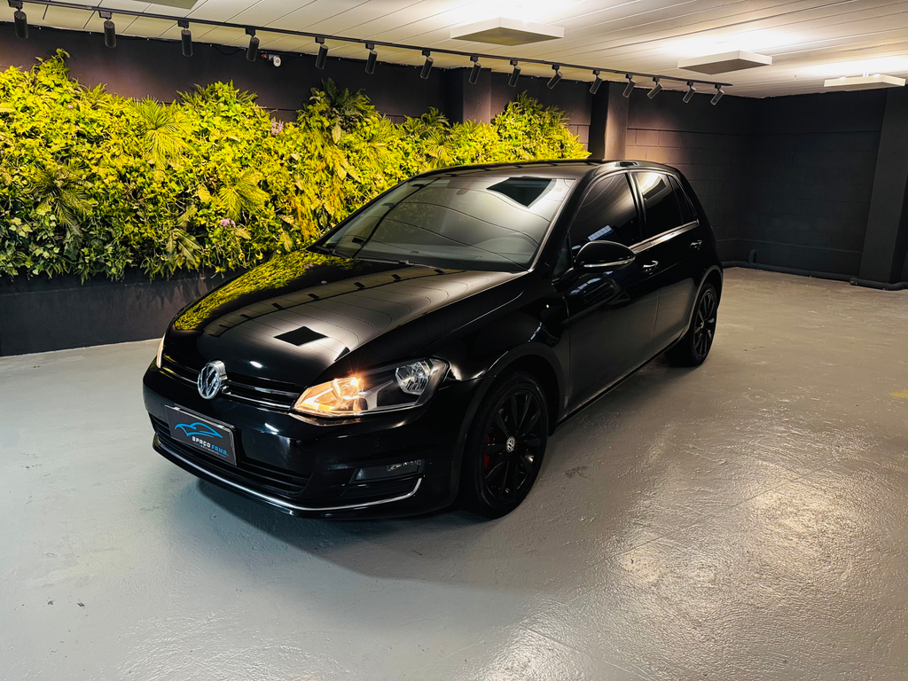 Volkswagen Golf Preto