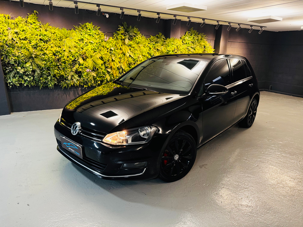 Volkswagen Golf Preto