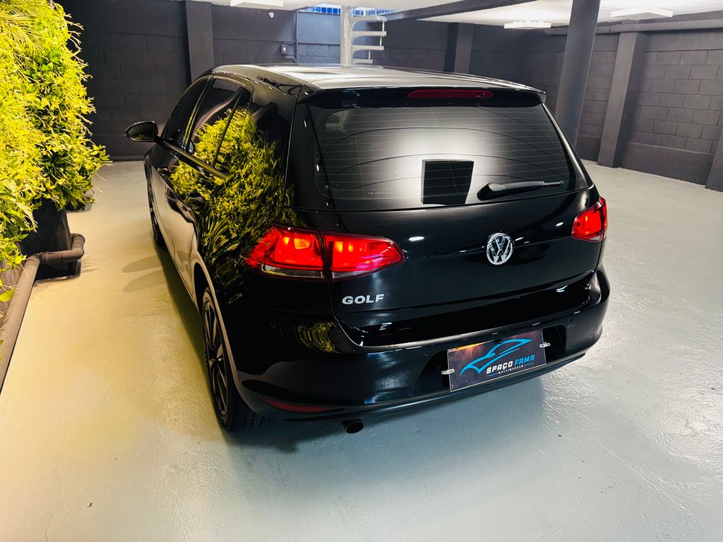 Volkswagen Golf Preto