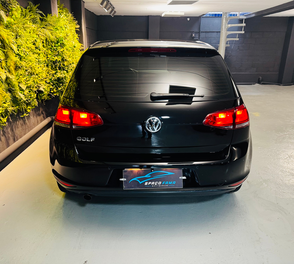 Volkswagen Golf Preto