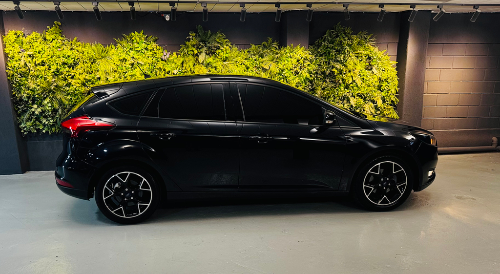 Ford Focus Preto
