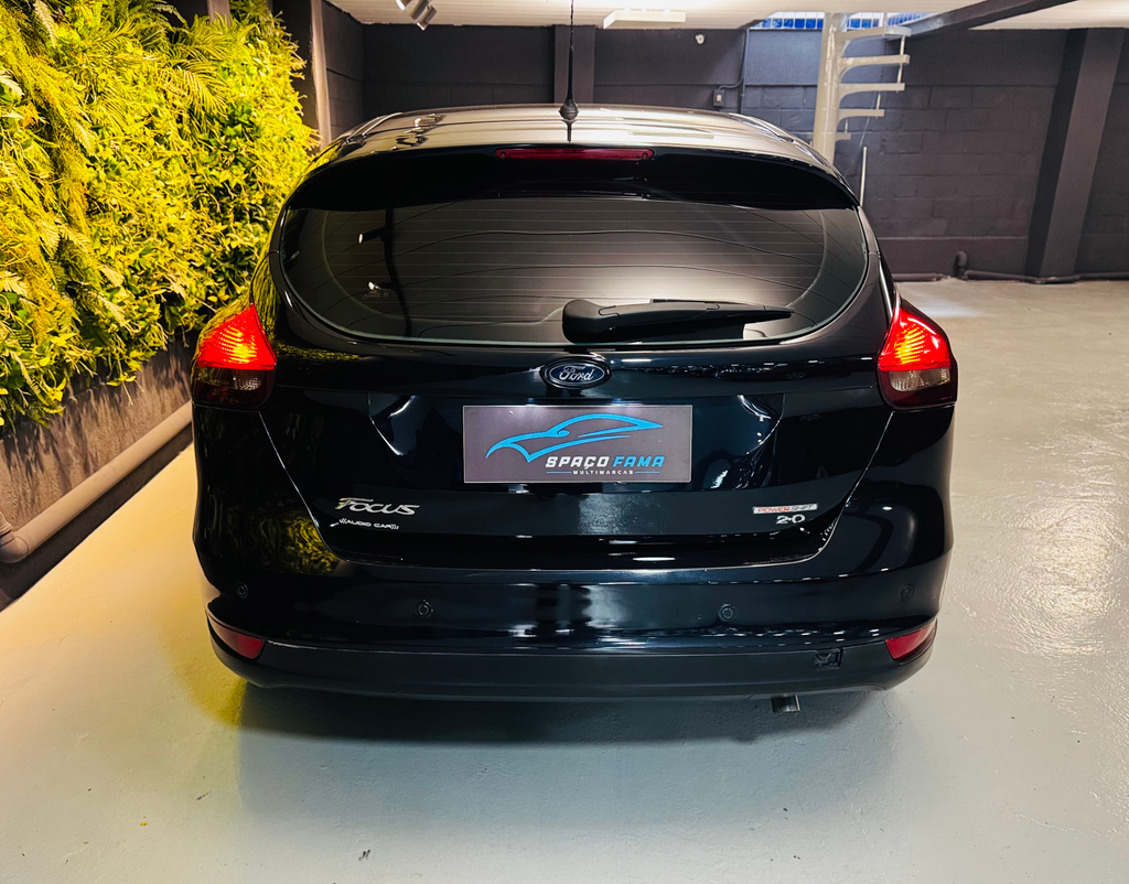 Ford Focus Preto