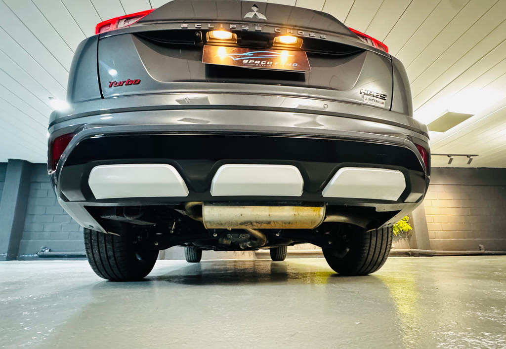 Mitsubishi Eclipse Cross Cinza