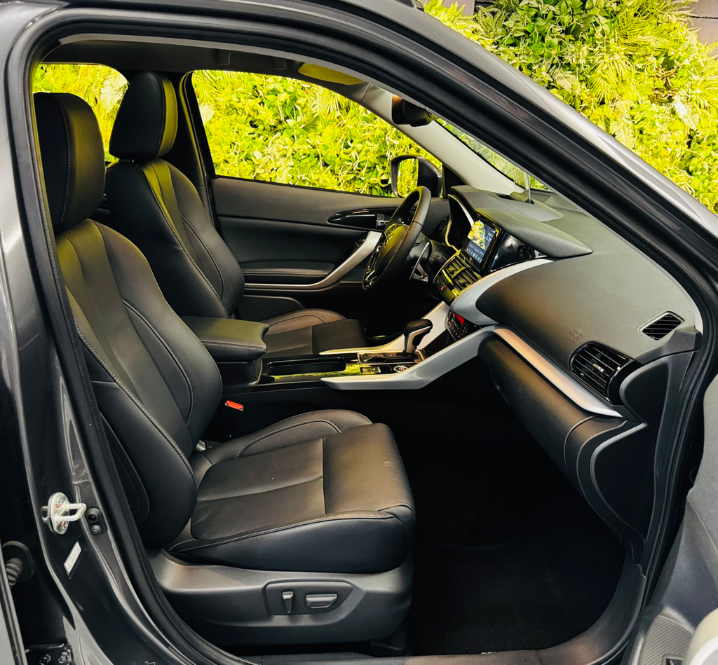 Mitsubishi Eclipse Cross Cinza