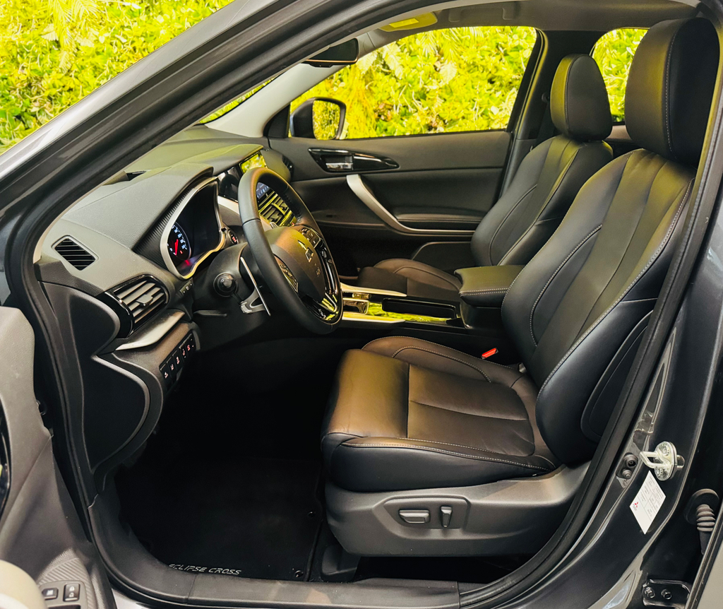 Mitsubishi Eclipse Cross Cinza