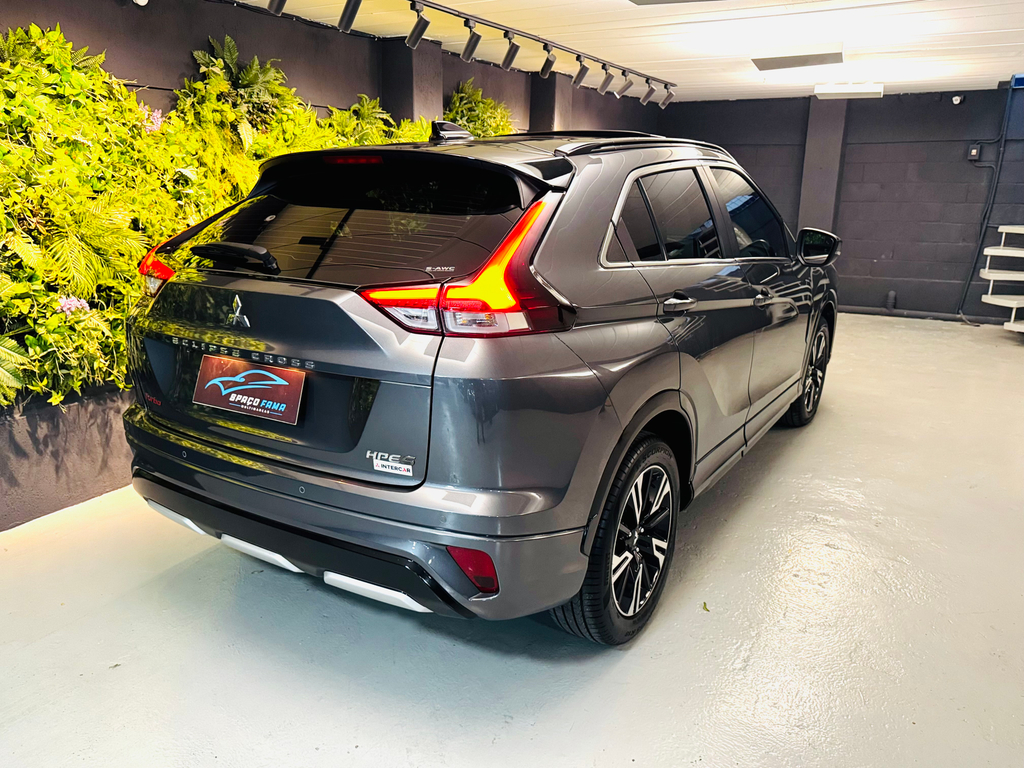 Mitsubishi Eclipse Cross Cinza