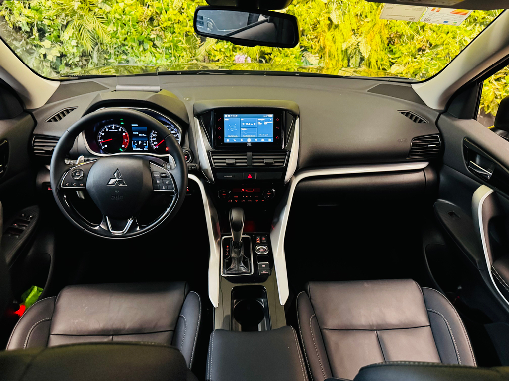 Mitsubishi Eclipse Cross Cinza
