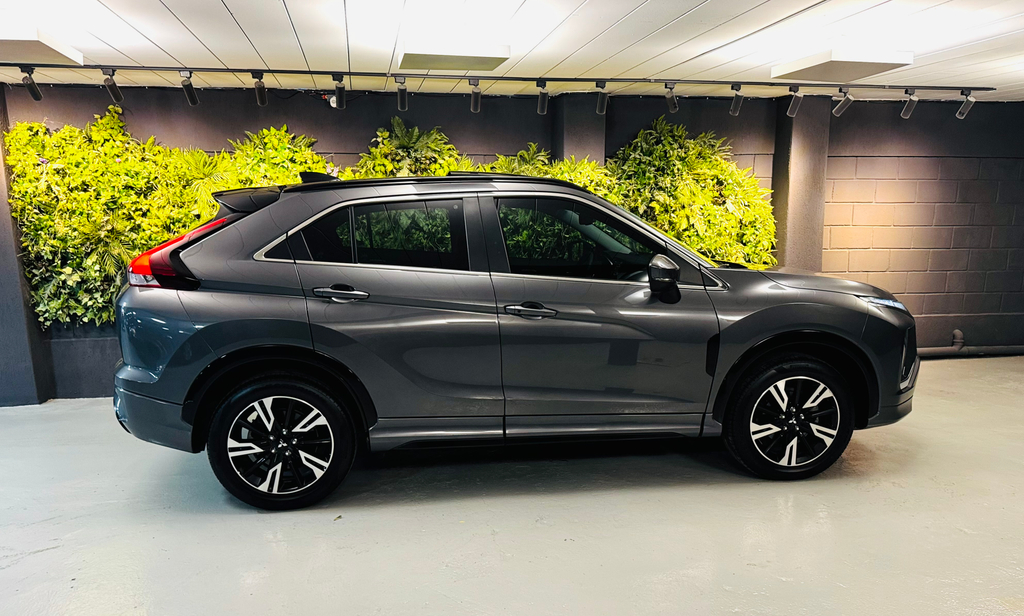 Mitsubishi Eclipse Cross Cinza