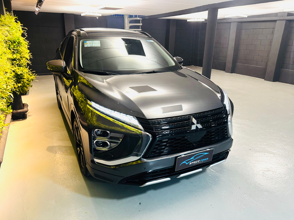 Mitsubishi Eclipse Cross Cinza
