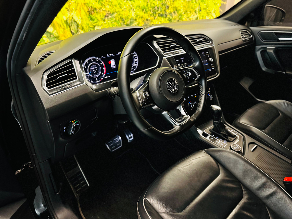Volkswagen Tiguan Preto