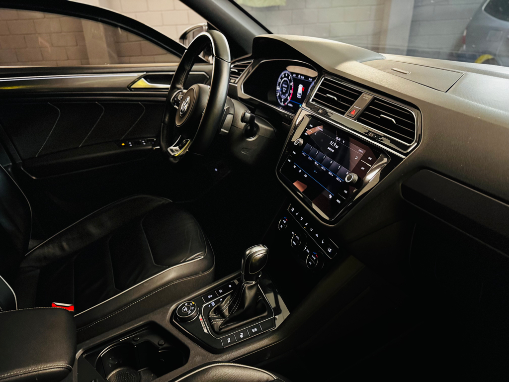 Volkswagen Tiguan Preto