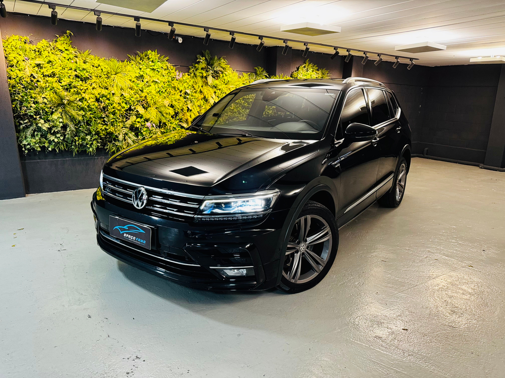 Volkswagen Tiguan Preto