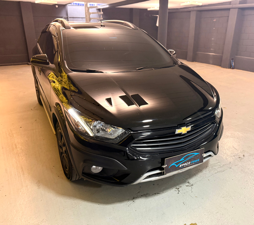 Chevrolet Onix Preto