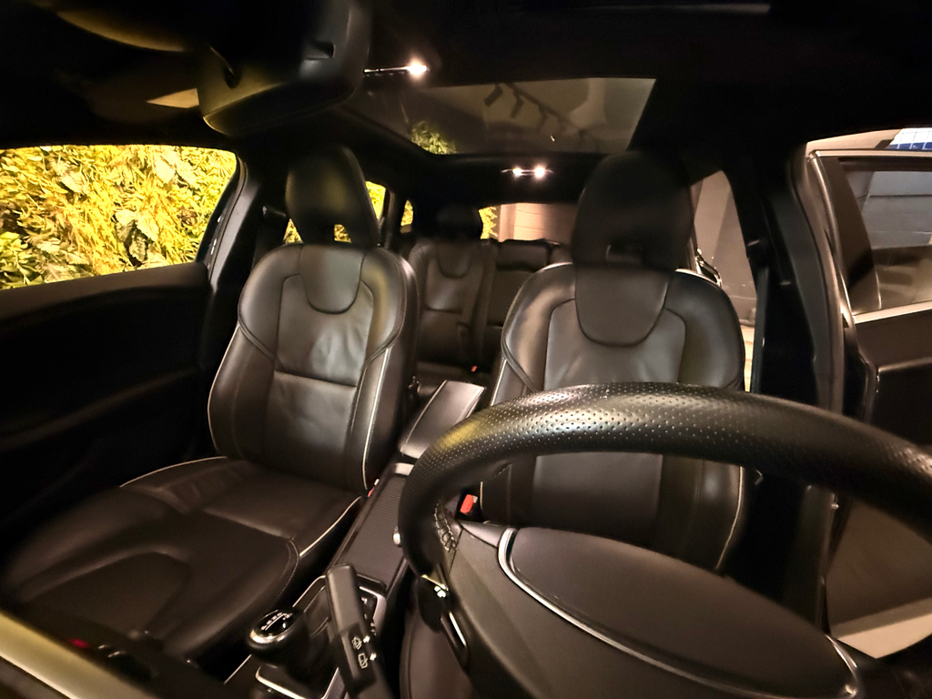 Volvo V40 Preto