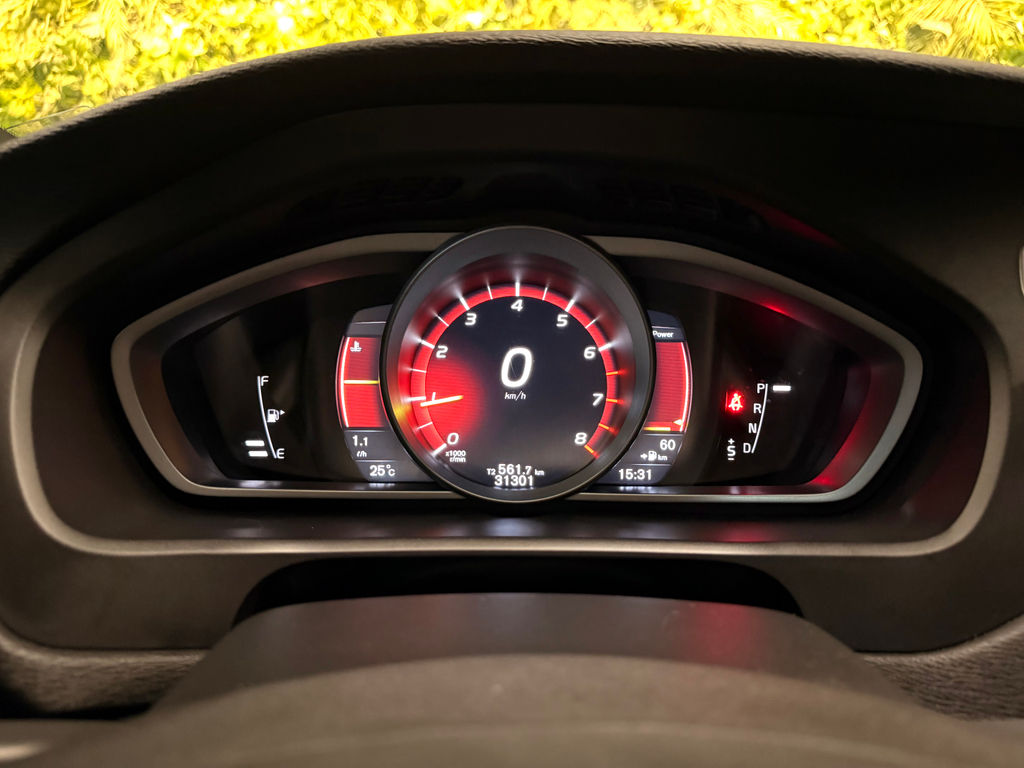 Volvo V40 Preto