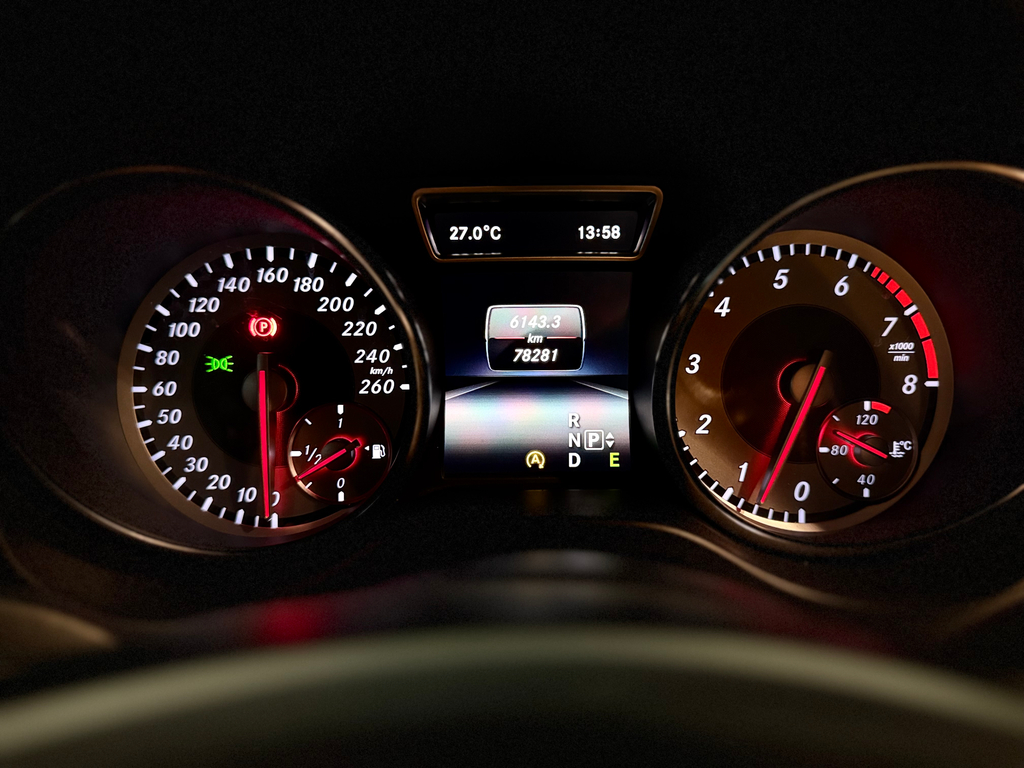 Mercedes Benz GLA-200 Preto