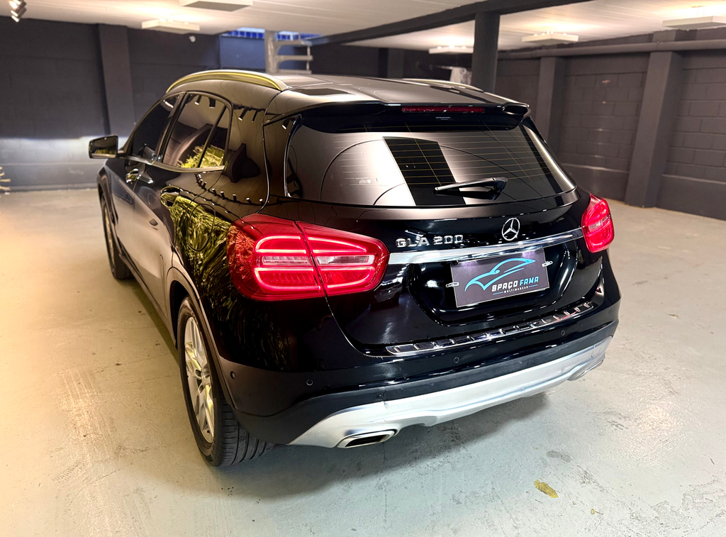 Mercedes Benz GLA-200 Preto