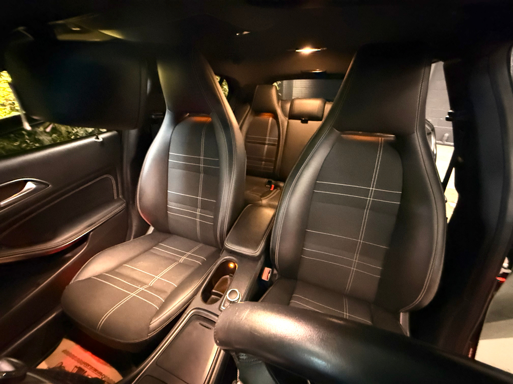Mercedes Benz GLA-200 Preto