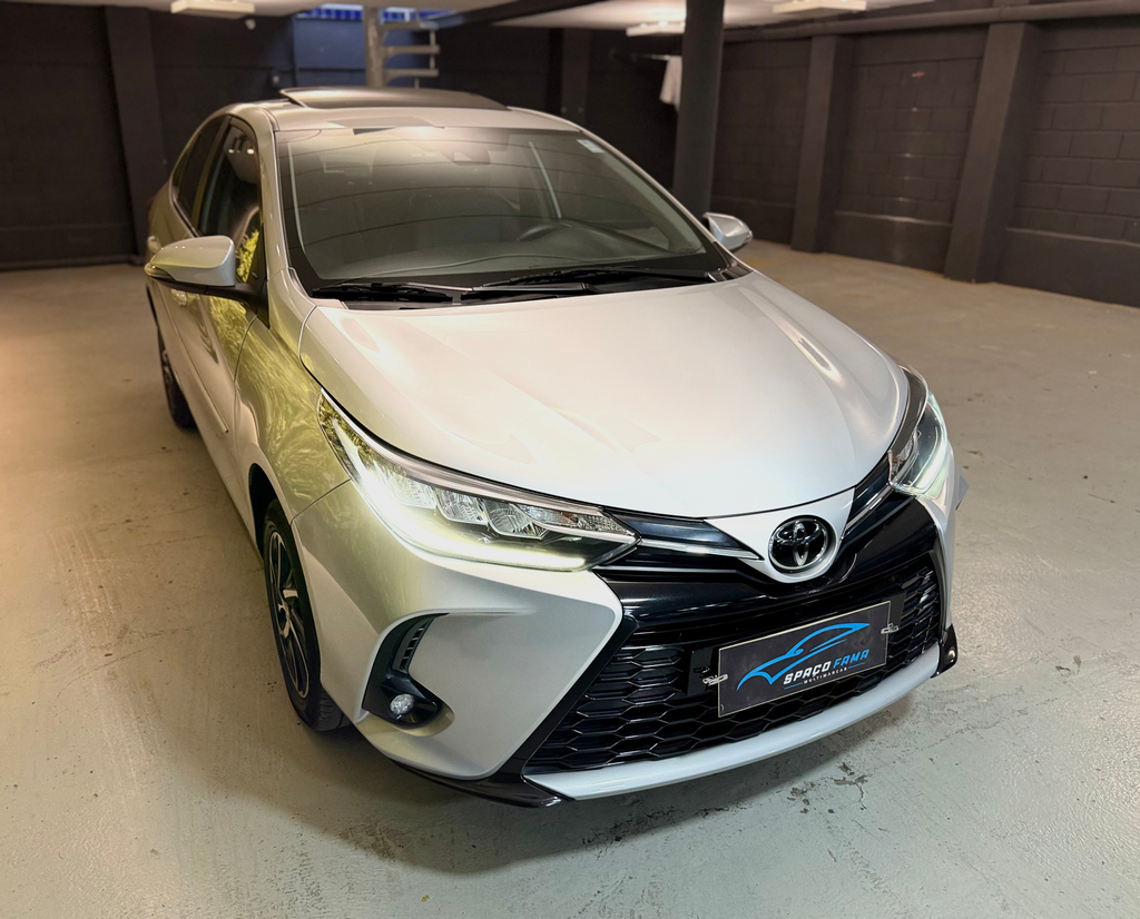 Toyota Yaris Sedan Prata