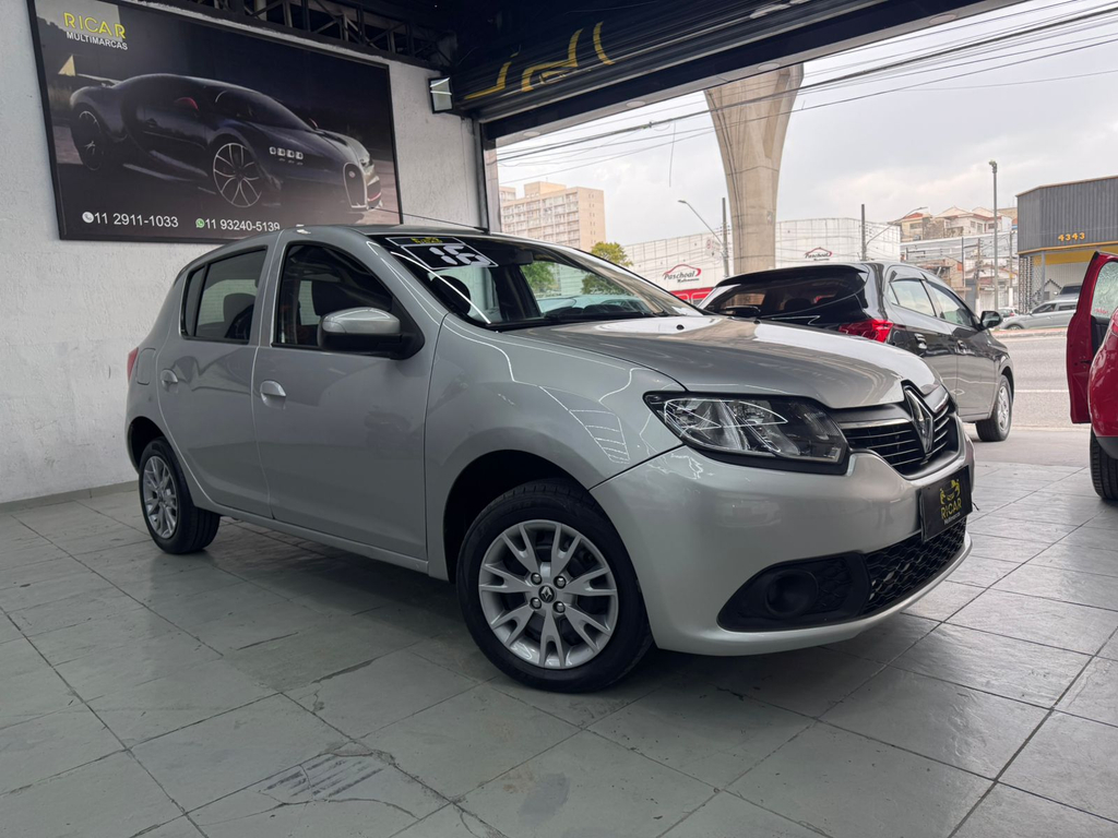 Renault Sandero Prata