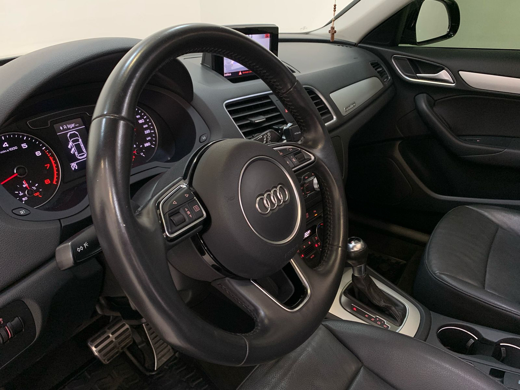 Audi Q3 Preto