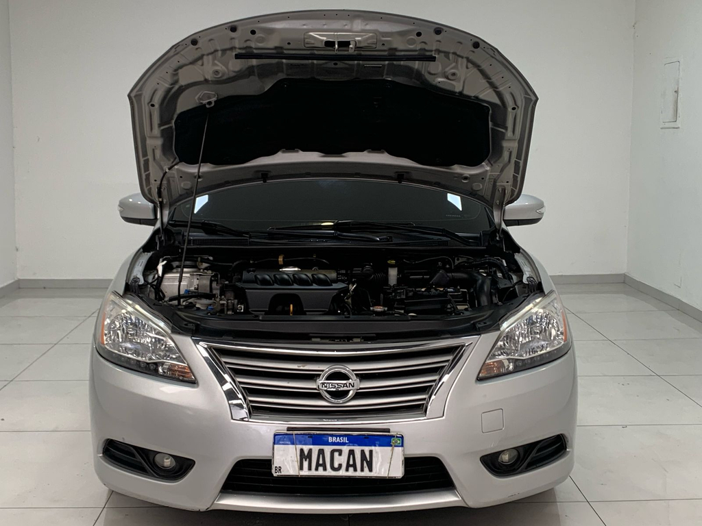 Nissan Sentra Prata