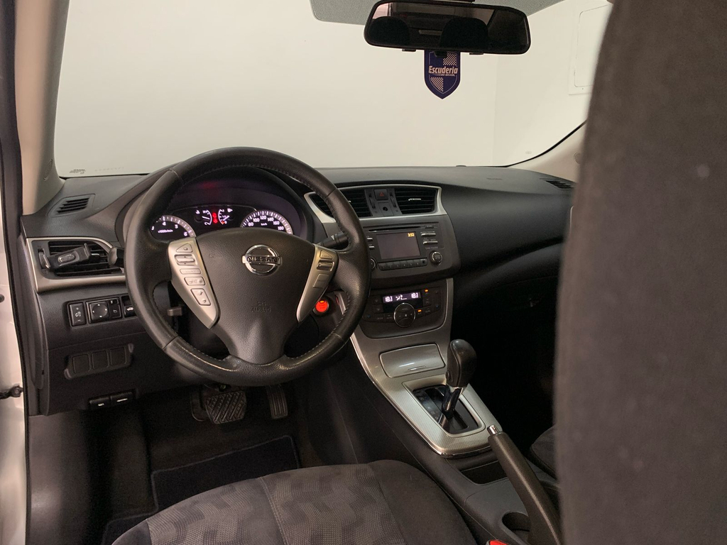 Nissan Sentra Prata