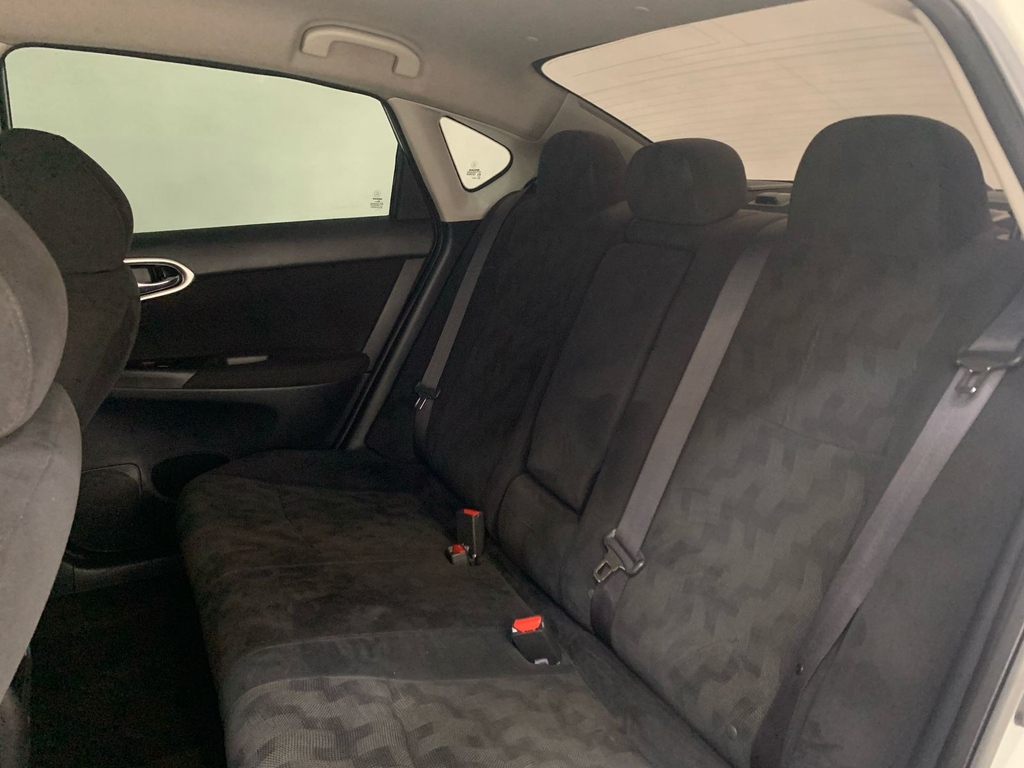 Nissan Sentra Prata