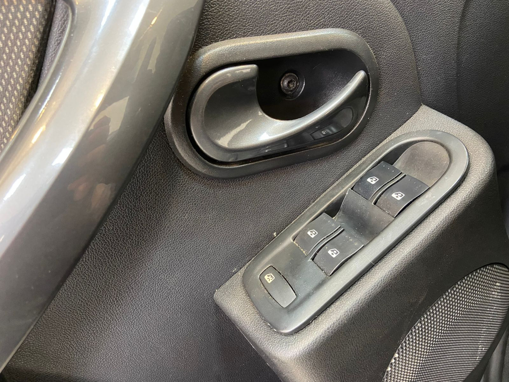 Renault Duster Cinza