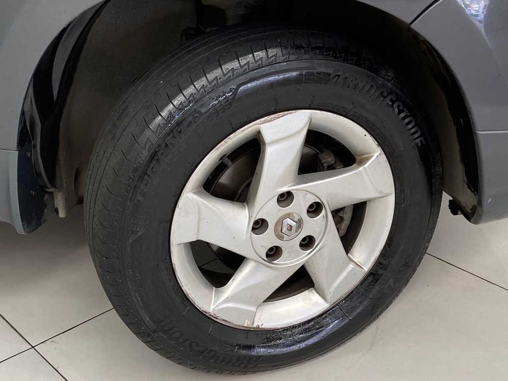 Renault Duster Cinza