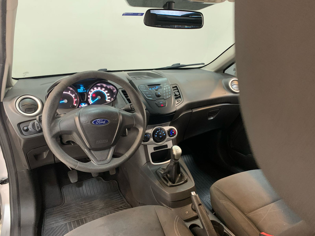 Ford Fiesta Hatch Prata
