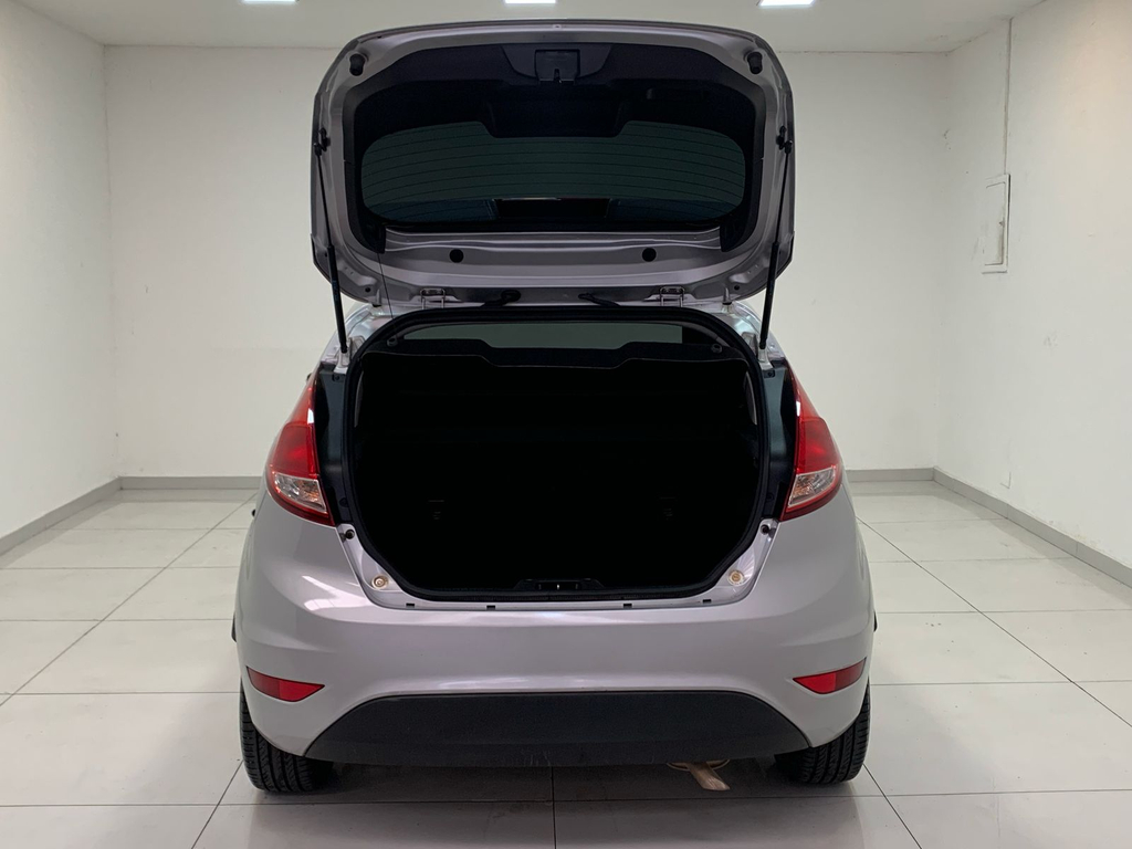 Ford Fiesta Hatch Prata
