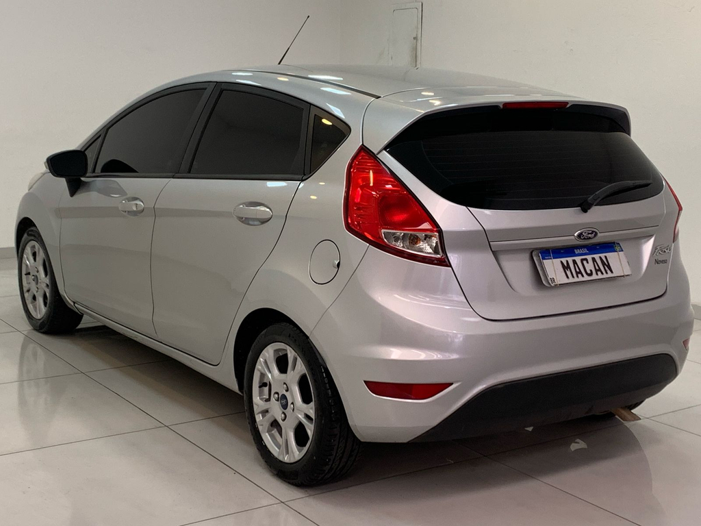 Ford Fiesta Hatch Prata