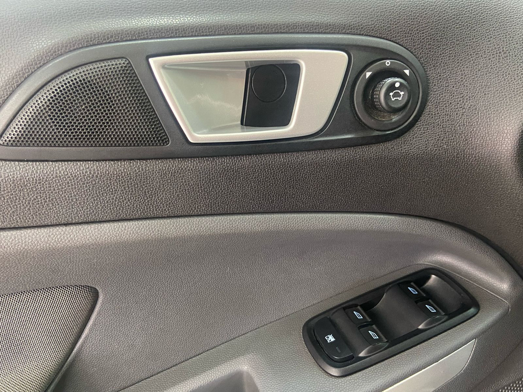 Ford EcoSport Prata