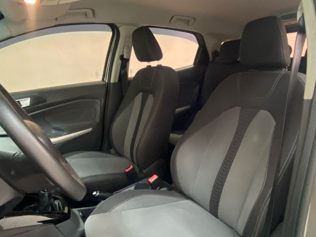 Ford EcoSport Prata
