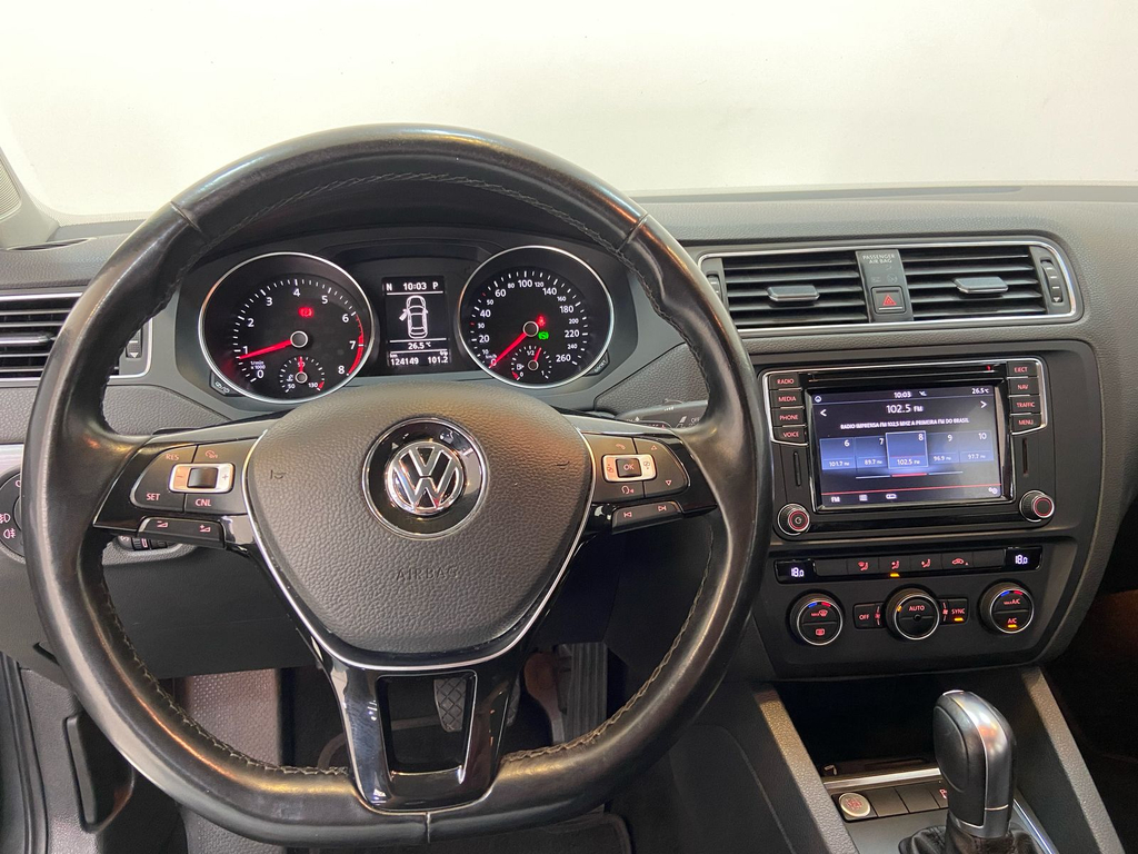 Volkswagen Jetta Cinza