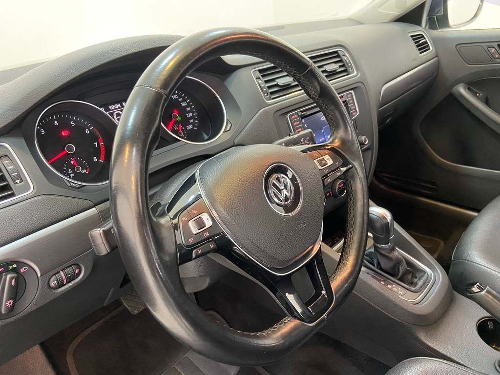 Volkswagen Jetta Cinza