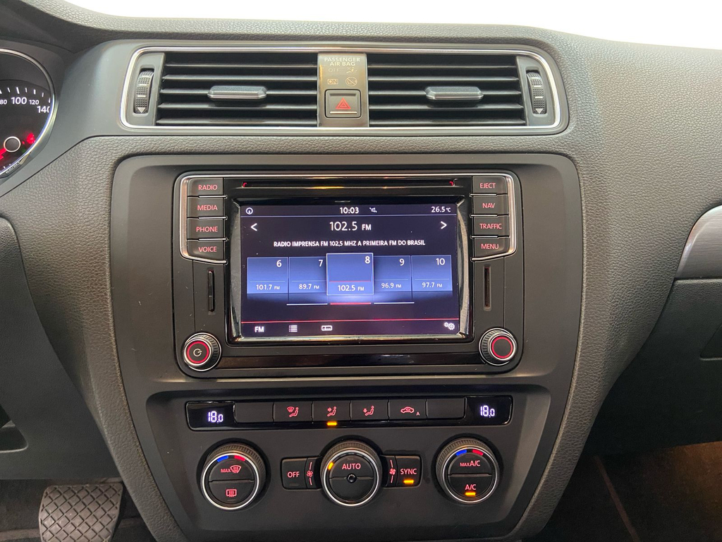 Volkswagen Jetta Cinza