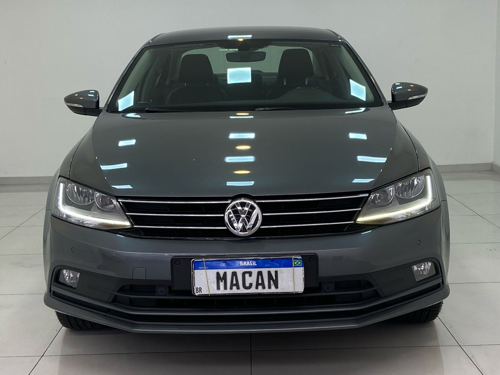 Volkswagen Jetta Cinza