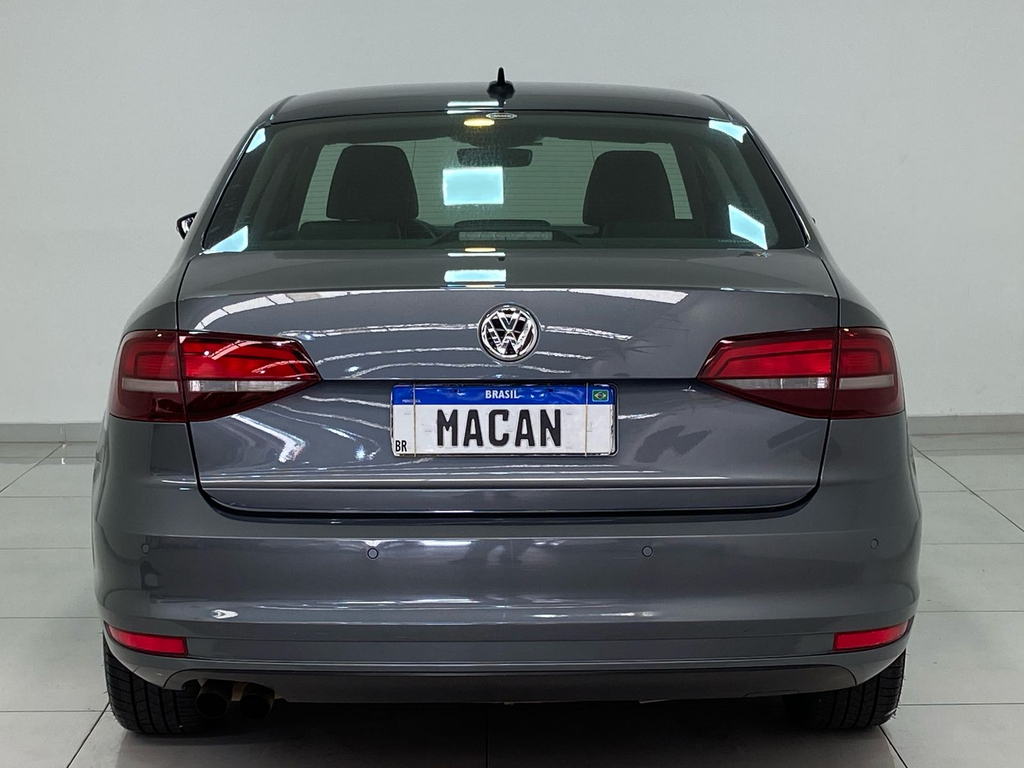 Volkswagen Jetta Cinza