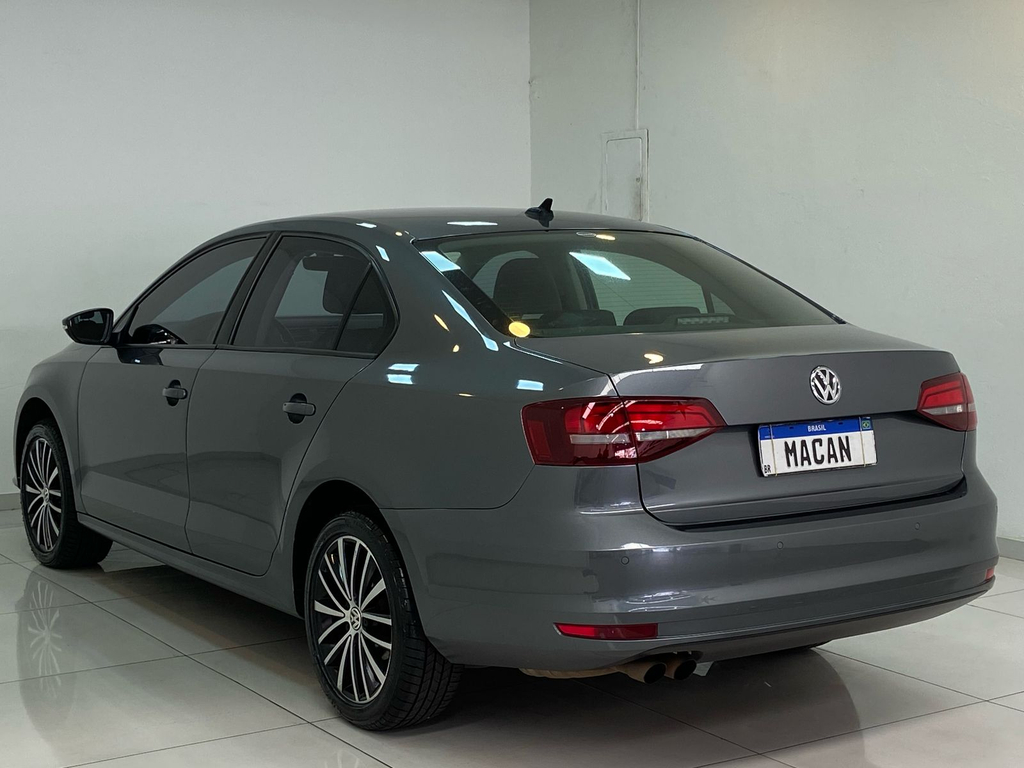Volkswagen Jetta Cinza